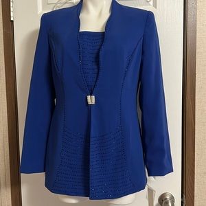 NWT women’s blue blazer Size 6